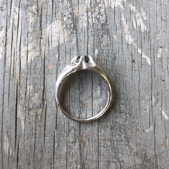 Silver Ring with Black Stone - Picture 5 of 12